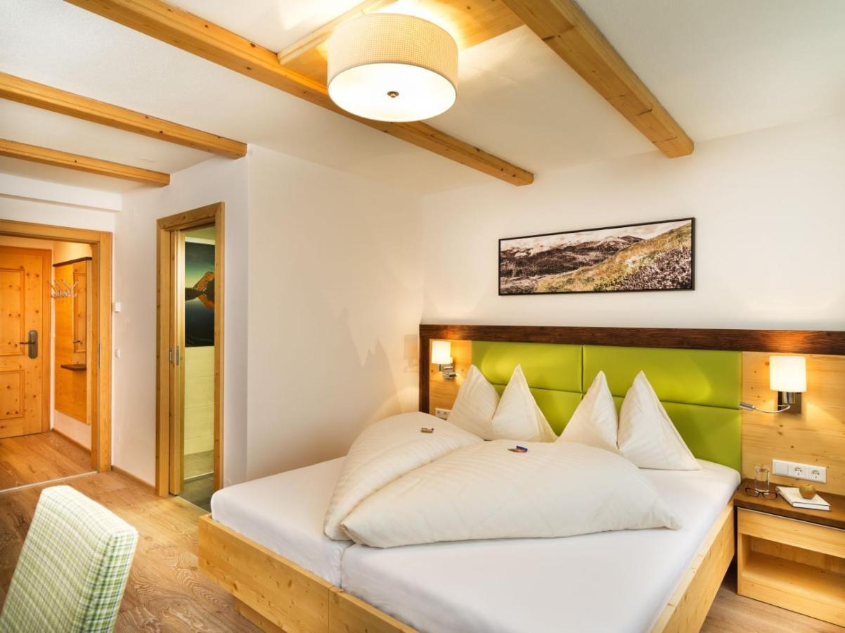 Apartments & Garni Alpenrose オーバータウエルン エクステリア 写真