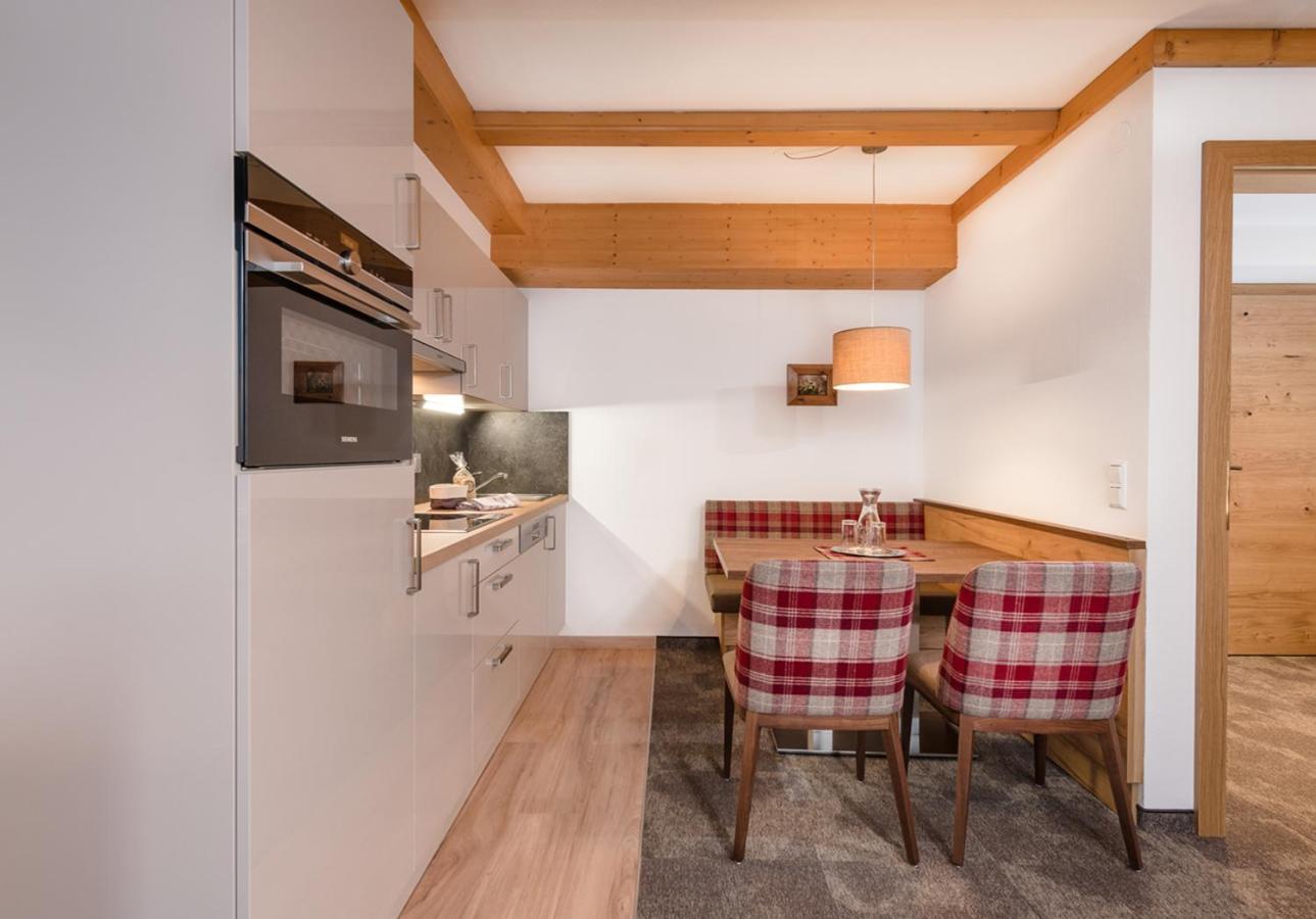 Apartments & Garni Alpenrose オーバータウエルン エクステリア 写真