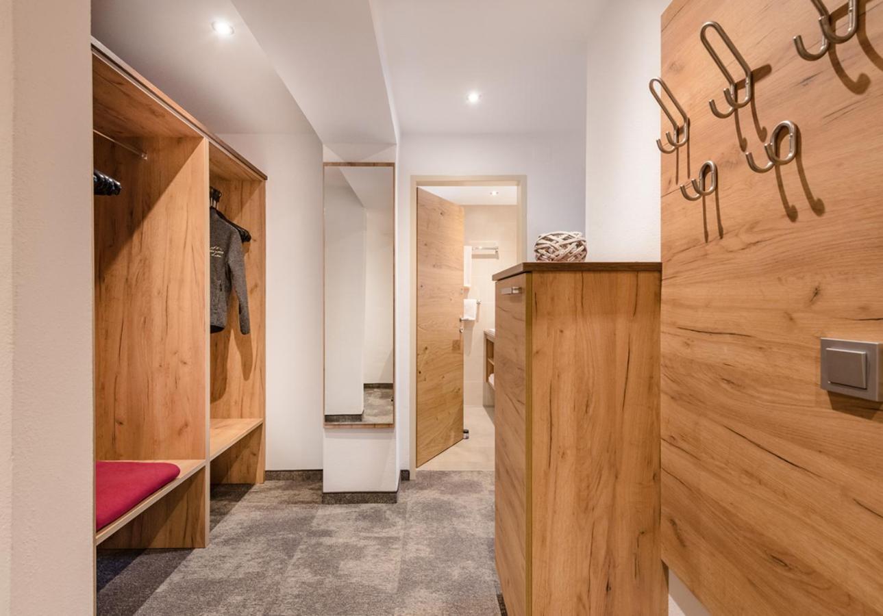 Apartments & Garni Alpenrose オーバータウエルン エクステリア 写真