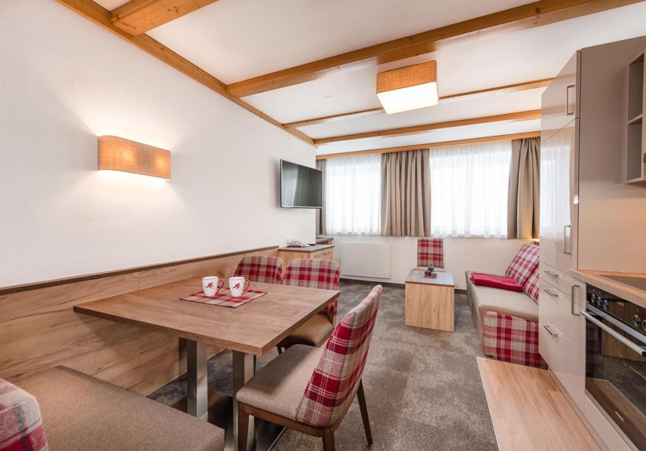 Apartments & Garni Alpenrose オーバータウエルン エクステリア 写真