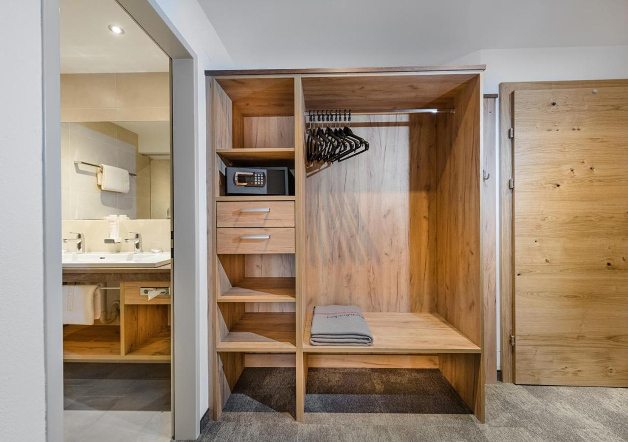 Apartments & Garni Alpenrose オーバータウエルン エクステリア 写真