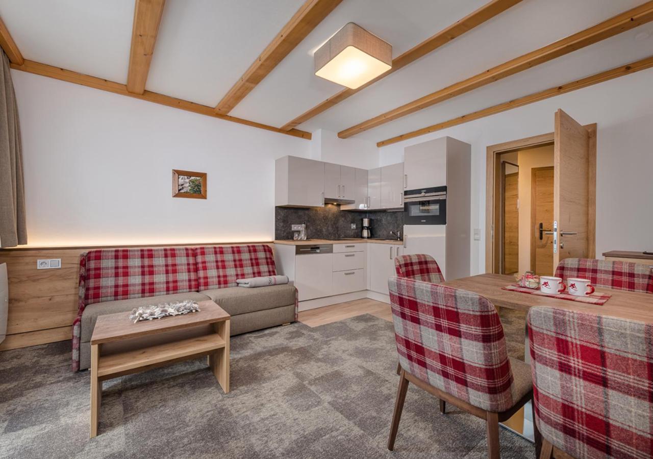Apartments & Garni Alpenrose オーバータウエルン エクステリア 写真