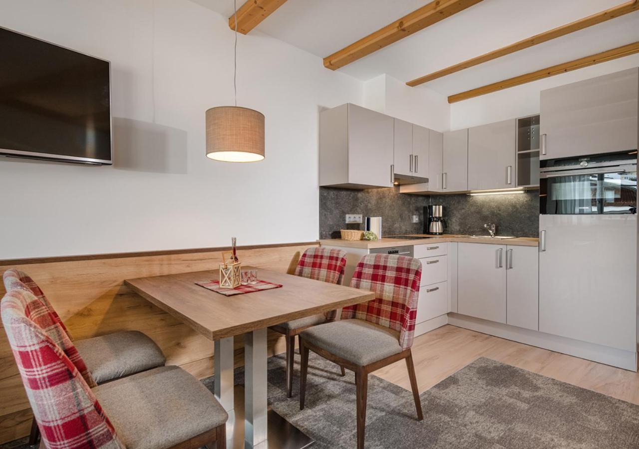 Apartments & Garni Alpenrose オーバータウエルン エクステリア 写真