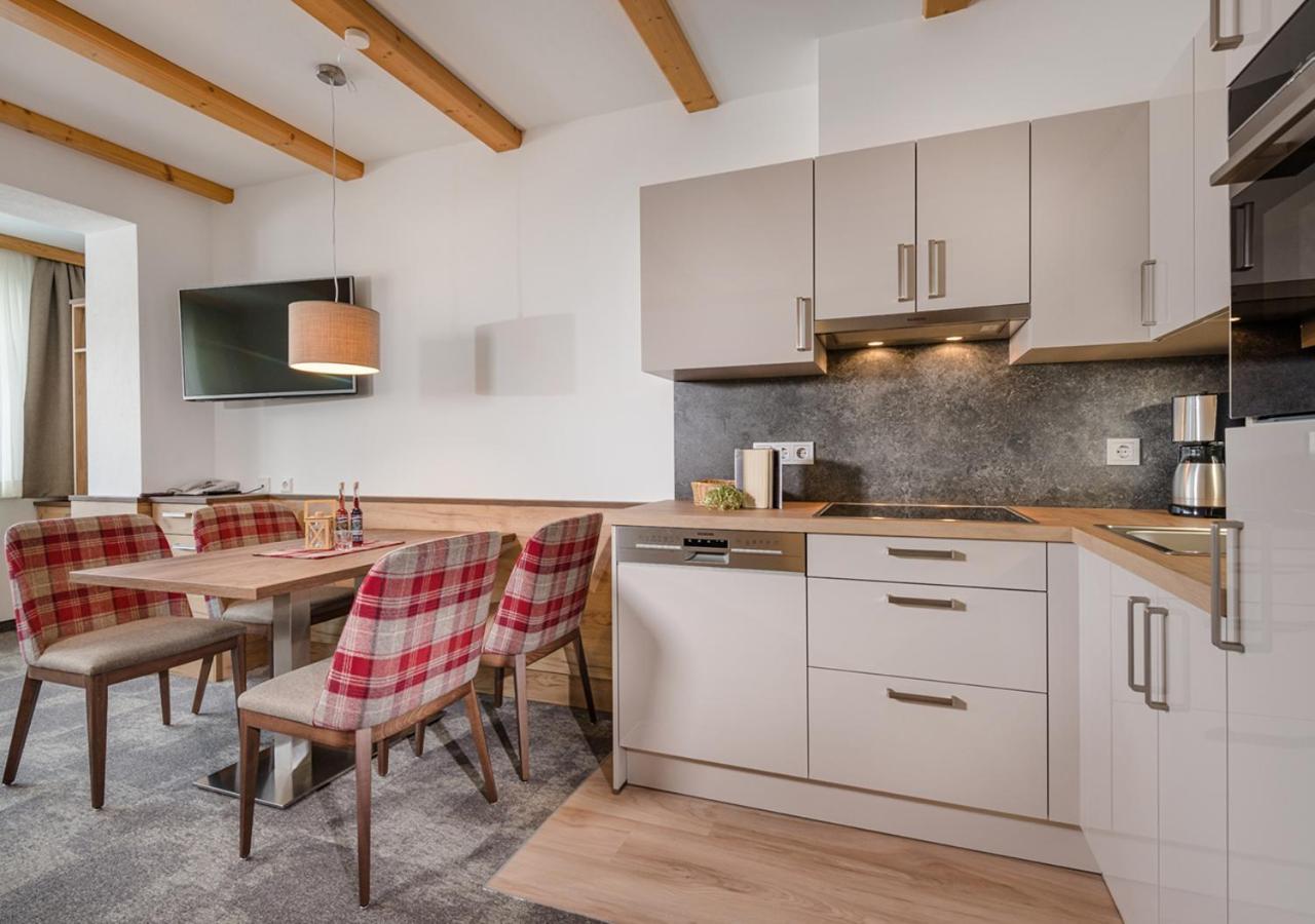 Apartments & Garni Alpenrose オーバータウエルン エクステリア 写真