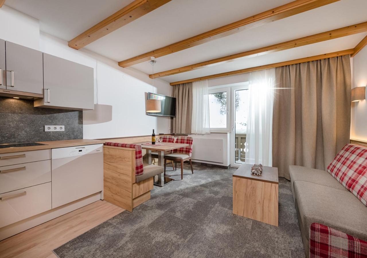 Apartments & Garni Alpenrose オーバータウエルン エクステリア 写真