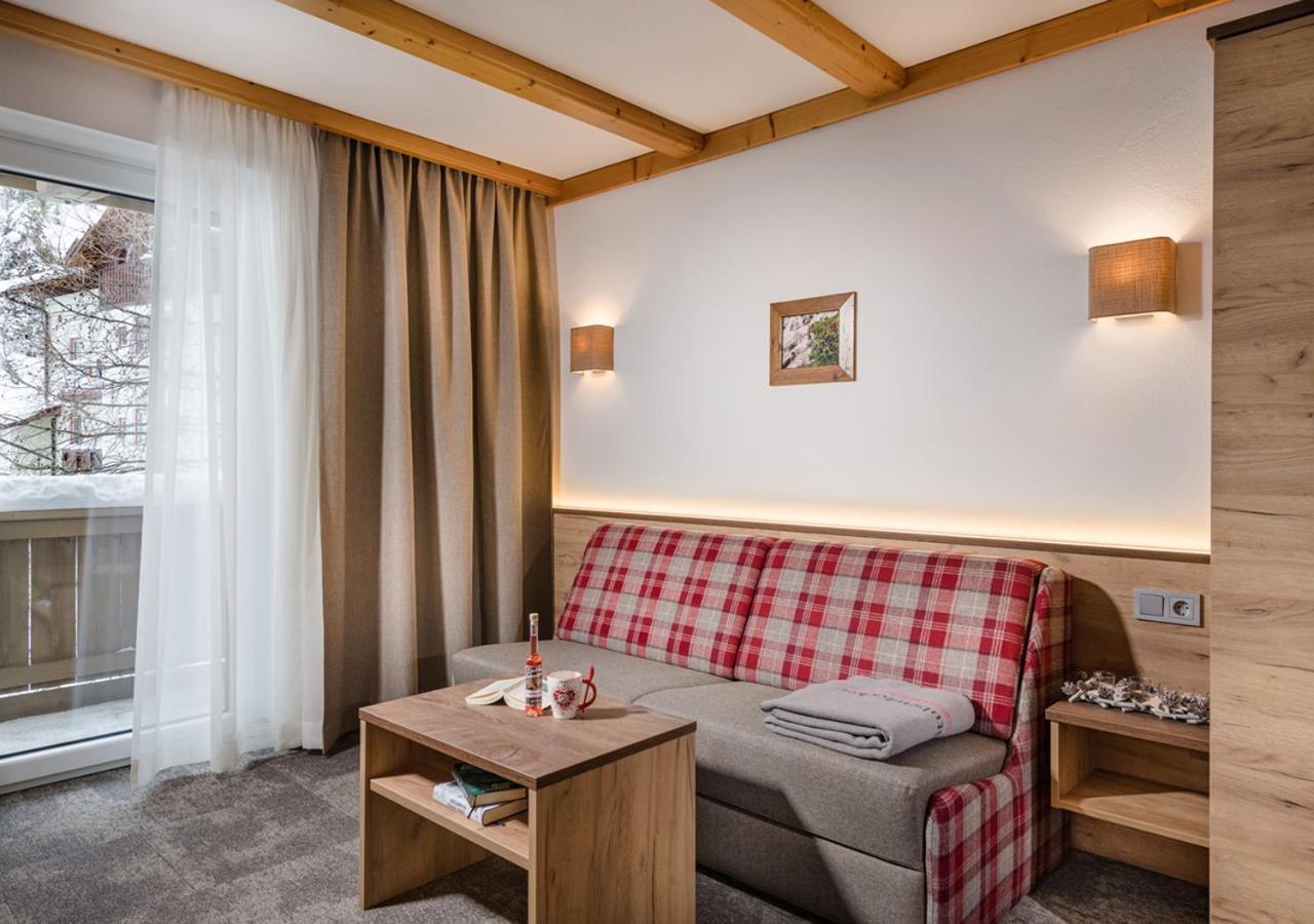 Apartments & Garni Alpenrose オーバータウエルン エクステリア 写真