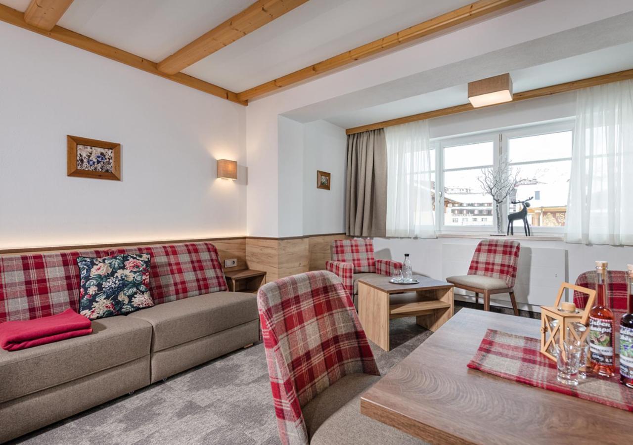 Apartments & Garni Alpenrose オーバータウエルン エクステリア 写真