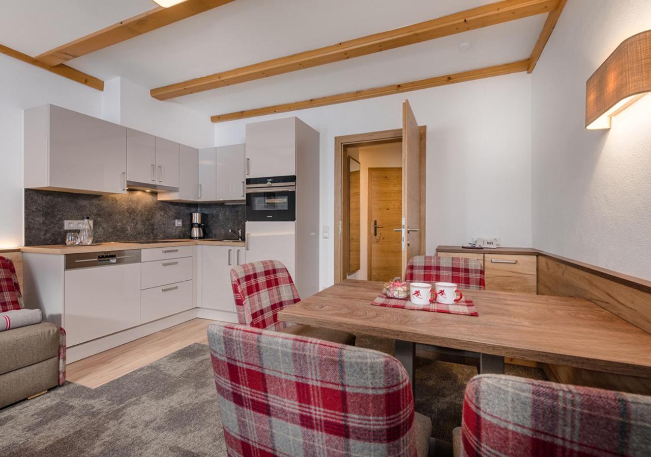 Apartments & Garni Alpenrose オーバータウエルン エクステリア 写真