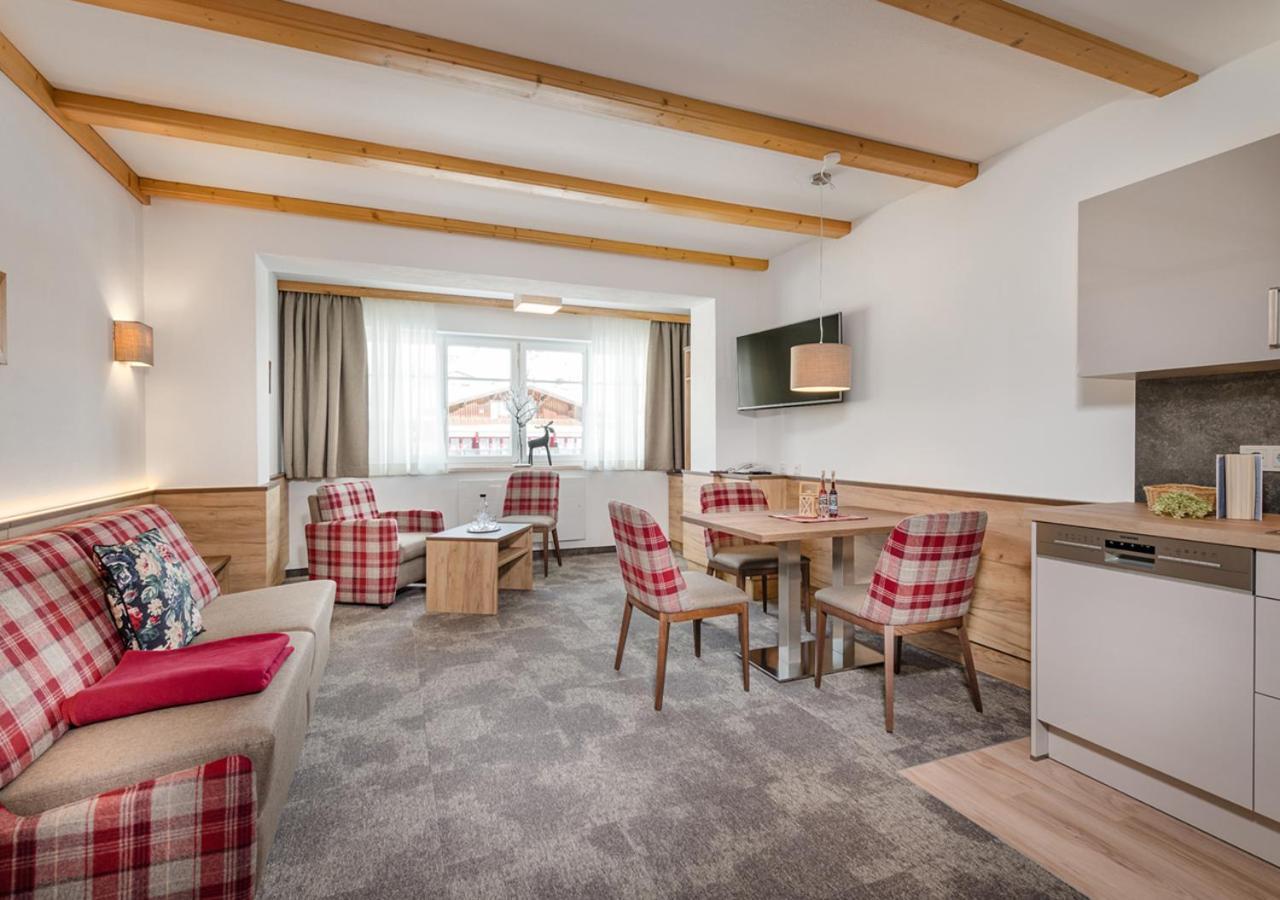 Apartments & Garni Alpenrose オーバータウエルン エクステリア 写真