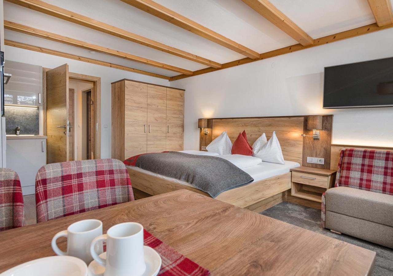 Apartments & Garni Alpenrose オーバータウエルン エクステリア 写真